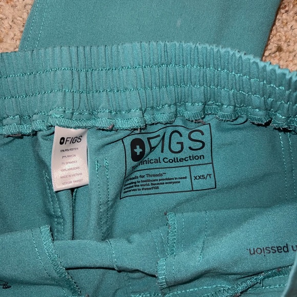 FIGS Original Marine Blue Casma Scrub Top Yola Skinny Pants Scrubs Set - Picture 7 of 7